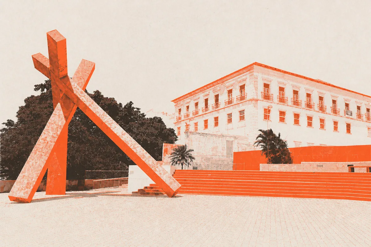 Monumento Cruz Caida