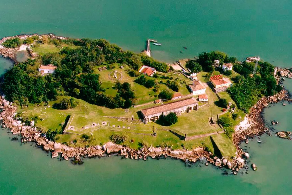 Fortaleza de Santa Cruz de Anhatomirim, localizado em Florianópolis