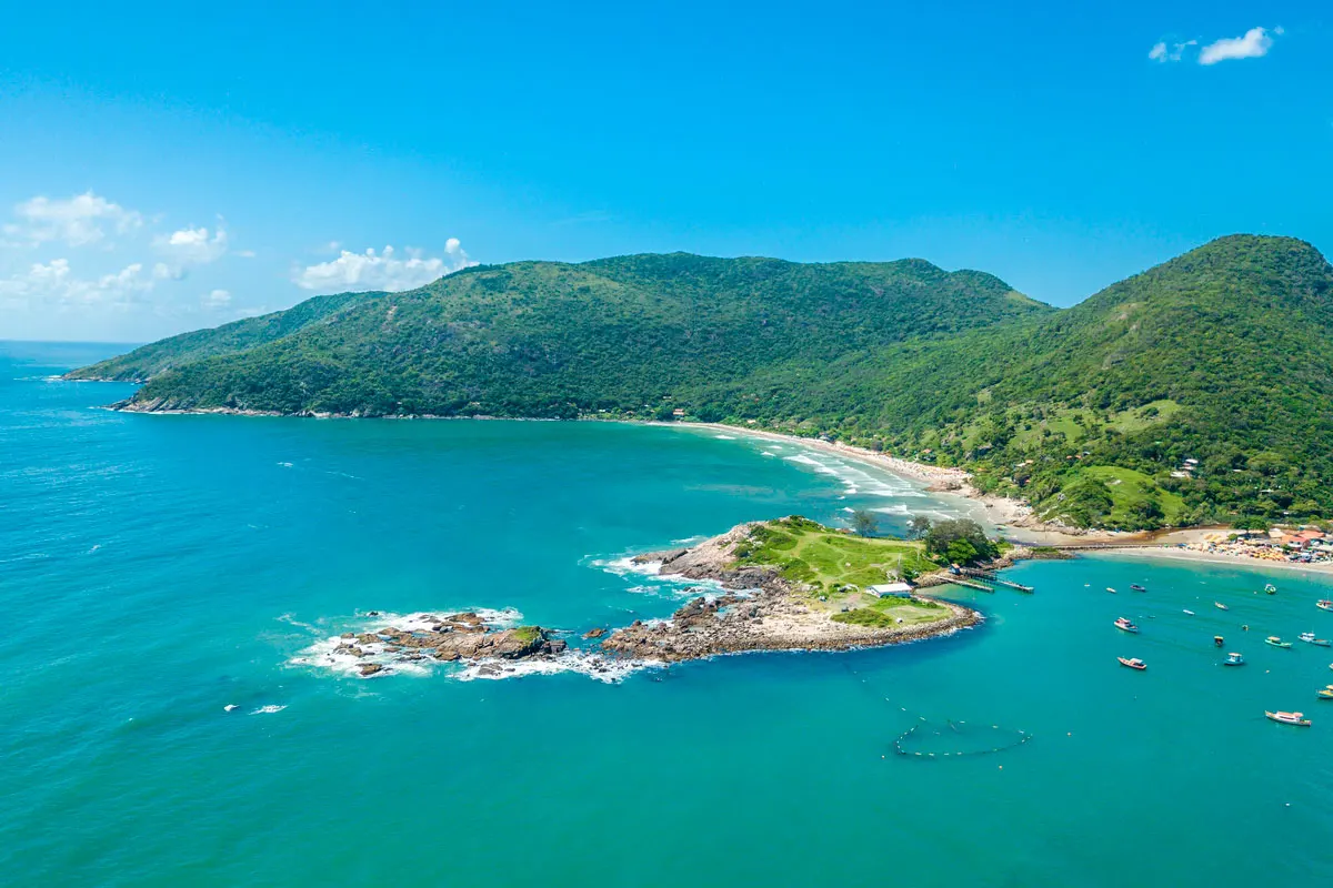 Praia da Armação, atração para visitar em Florianópolis