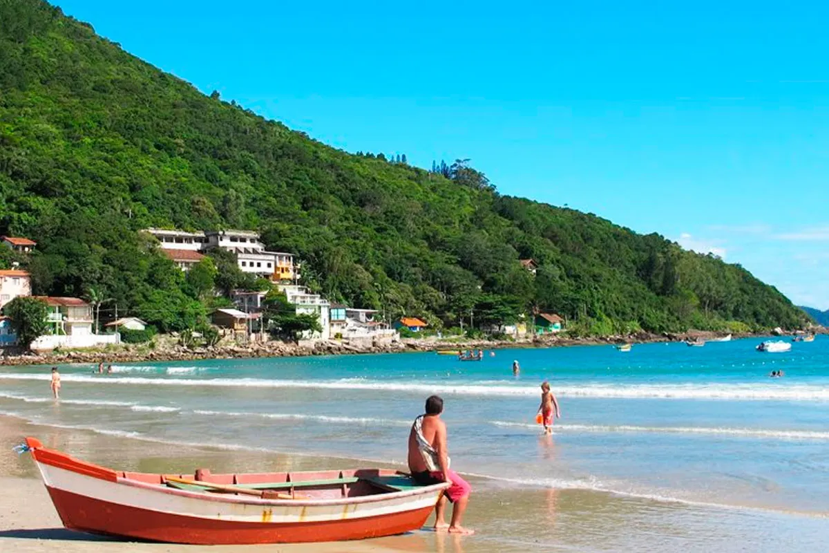 Praia do Pântano do Sul, atração para visitar em Florianópolis