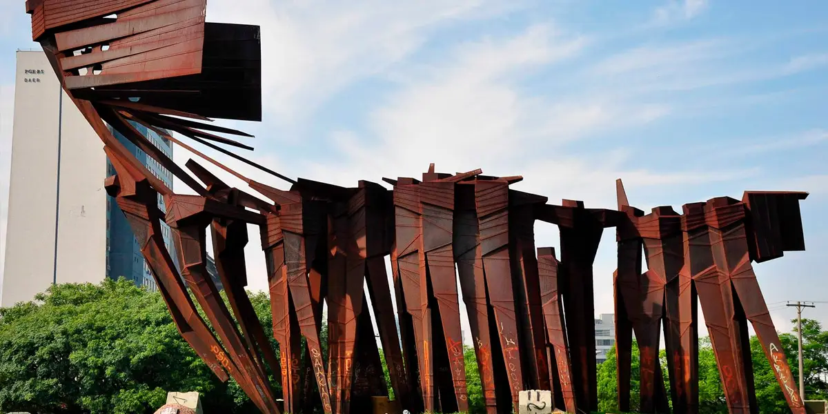 Monumento aos Açorianos, atração para visitar em Porto Alegre