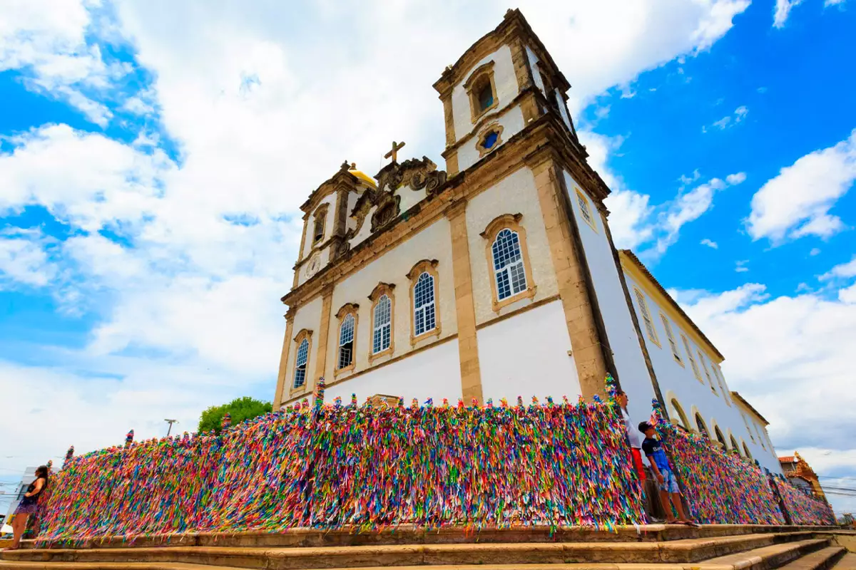 Entrada da tradicional Igreja do Bonfim em Salvador