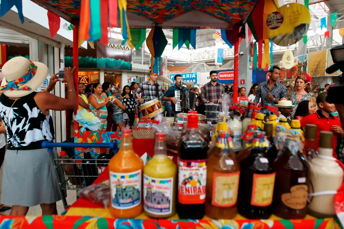 Iguarias típicas à venda no Mercado do Rio Vermelho