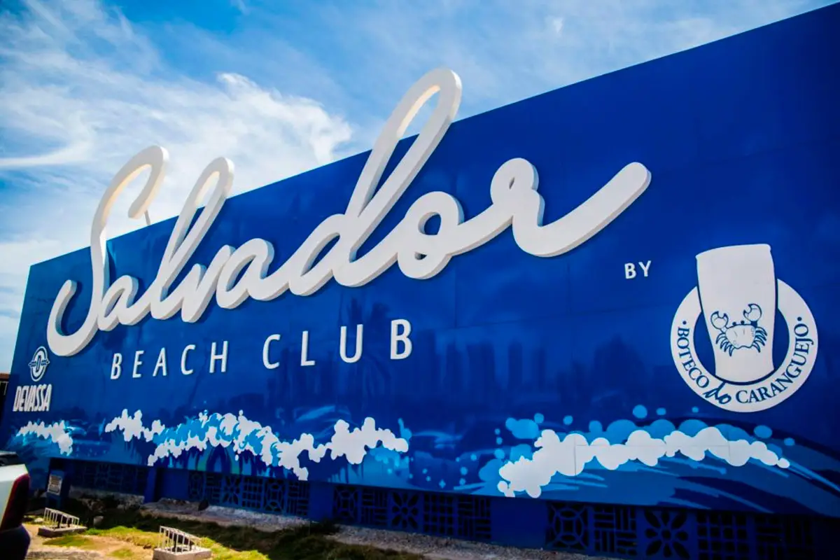 Detalhe da entrada do Salvador Beach Clube